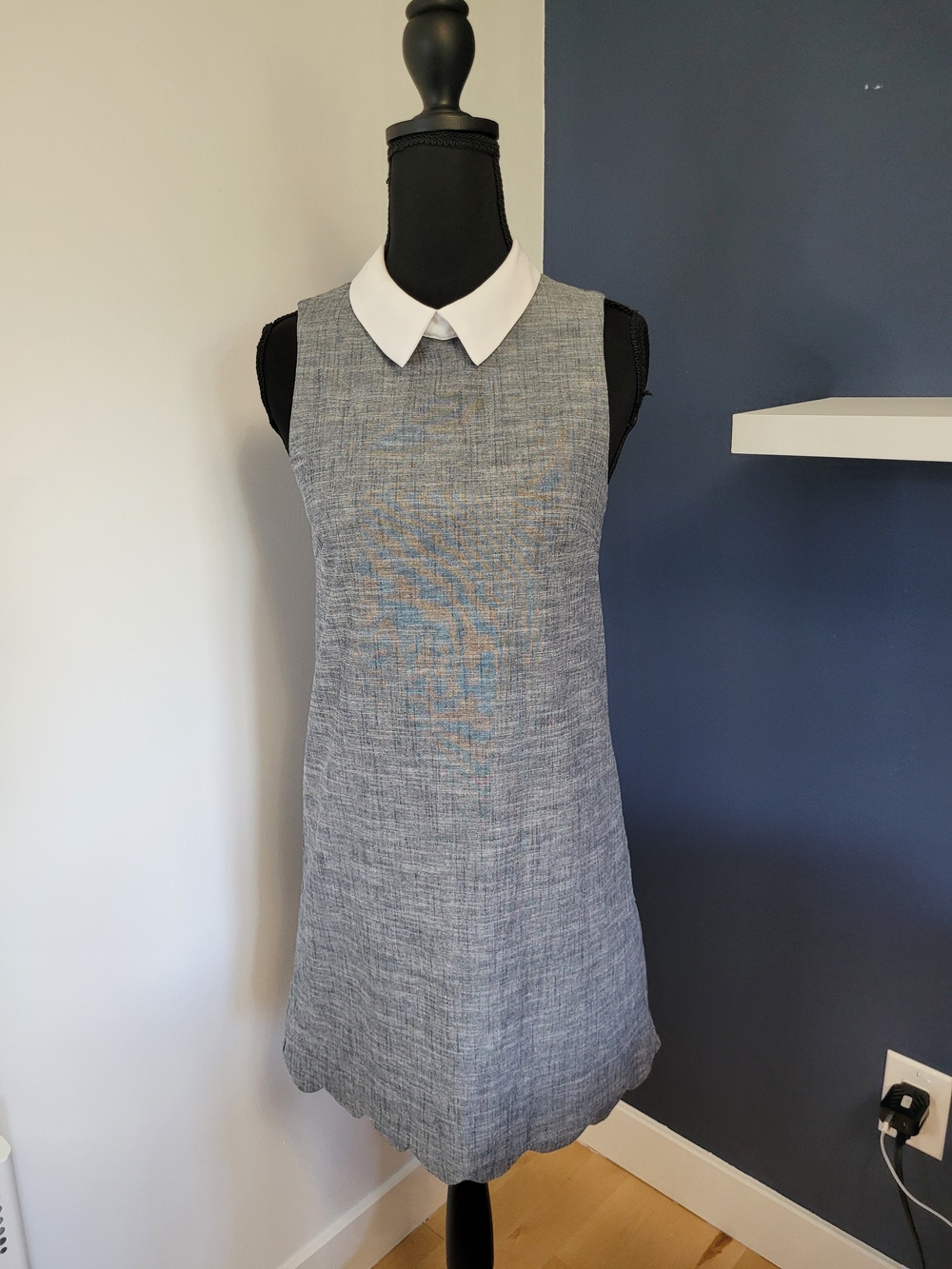 Monteau Gray Scalloped Hem Dress With White Peter Pan Collar - Size S - EUC